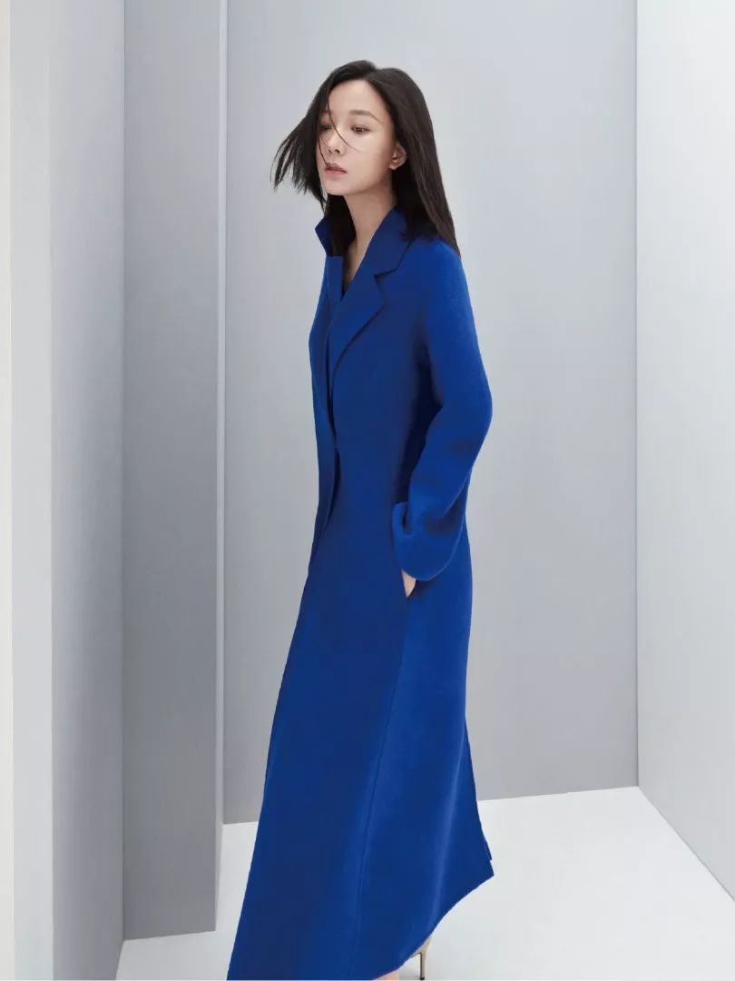 蓝色穿出秋冬高级感,蓝色穿出春天的高级感