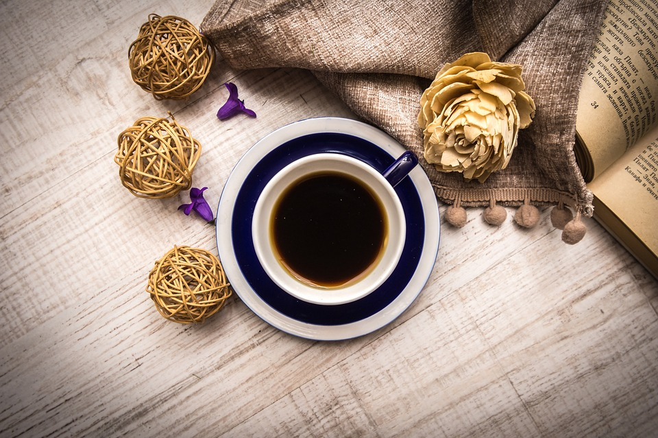 感觉到了敷衍就不要自讨没趣,女人不爱你了才会对你说这些话