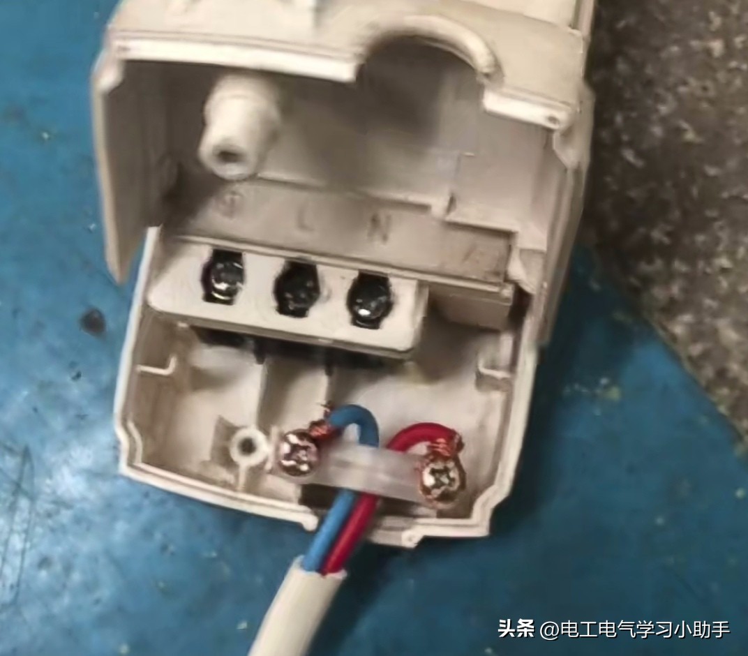 满级电工的神级操作,满级电工搞笑操作