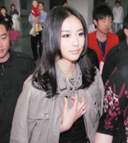 缈熷噷鍓嶇敺鍙嬪垽鍑犲勾,缈熷噷鍒嗘墜琚墠鐢峰弸鎭舵剰鎶ュ