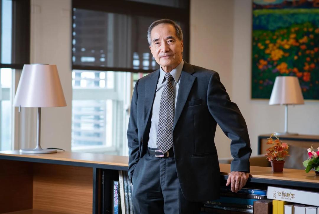 光刻机比飞机发动机难造,光刻机比原子弹难造吗