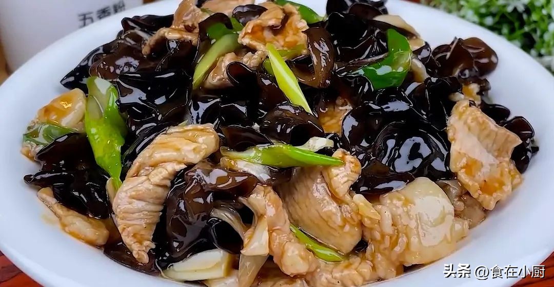 木耳怎么泡干净又快除虫卵,木耳上有很多黑点虫卵还能吃吗