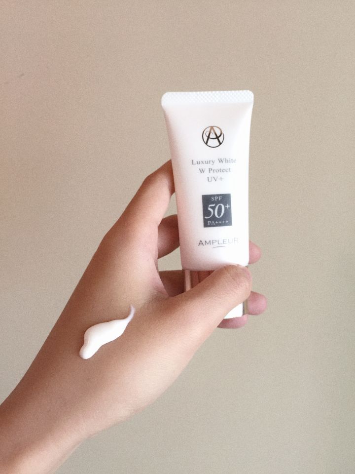 油皮护肤是用精华还是面霜还是乳,学生党整套护肤品200元油皮