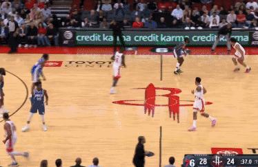 火箭尼克斯为何称“卧龙”？对阵费城6画面，能将您气得肝疼