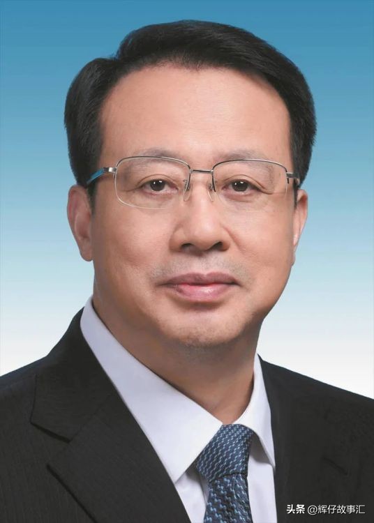 上海市黄浦区区长和无锡市市长,现任上海市委书记和市长