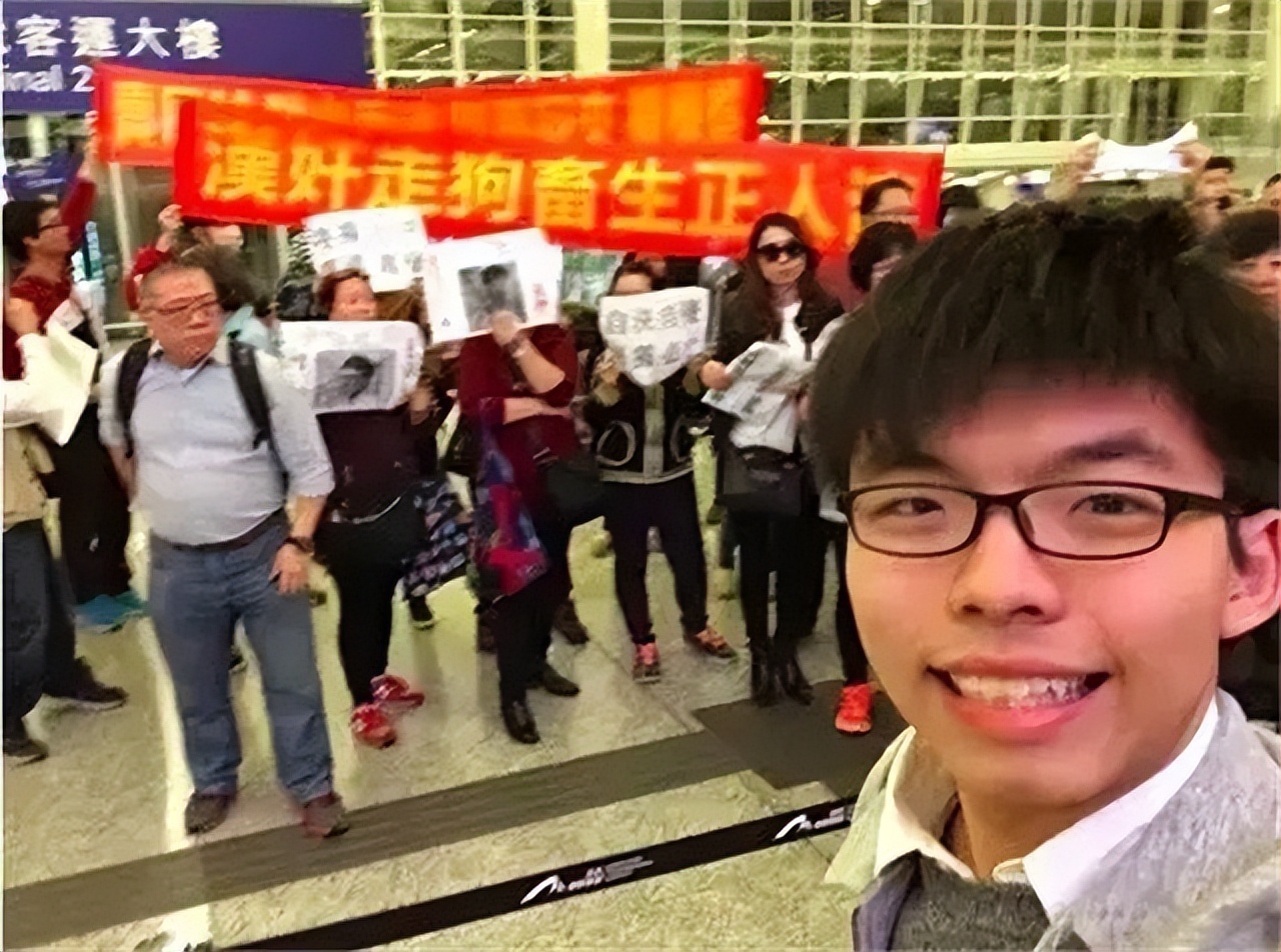 港独黄之锋：美国一手扶持的“提线木偶”，靠*华反**反港换名利双收