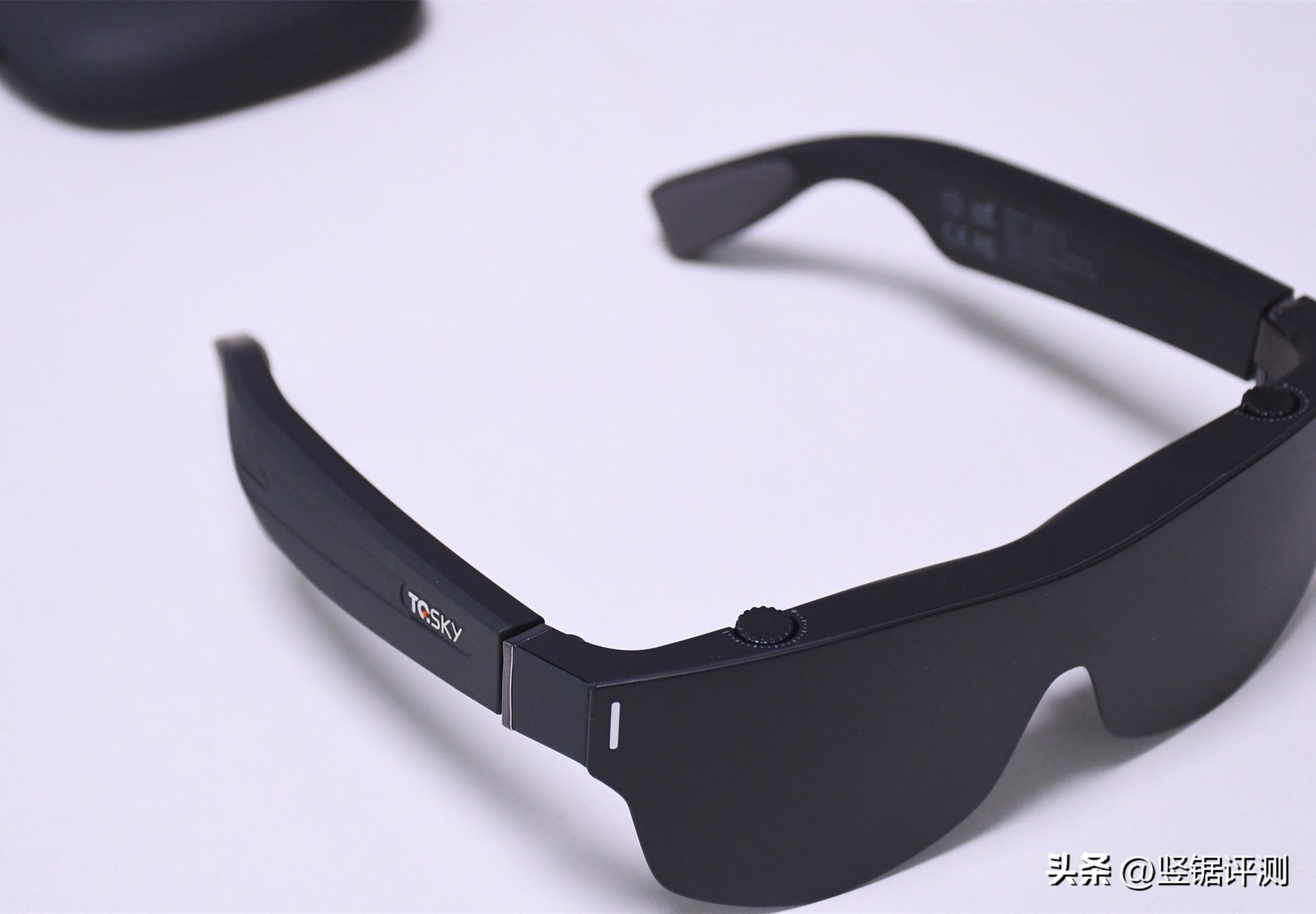 能带来“150寸”观影体验的智能眼镜！TQSKYT1视听智能眼镜评测