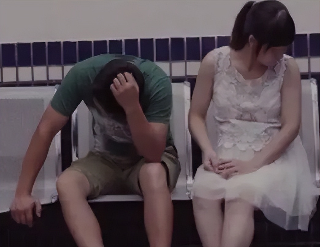 70岁老汉砍死村霸，将手脚筋全部挑掉，老汉：他*辱侮**我儿媳妇！