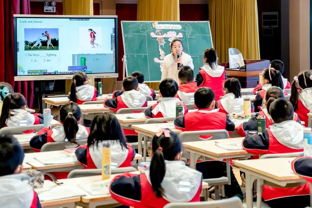 躬身精准研课堂，深耕笃行促成长｜新川外国语小学部教师示范课