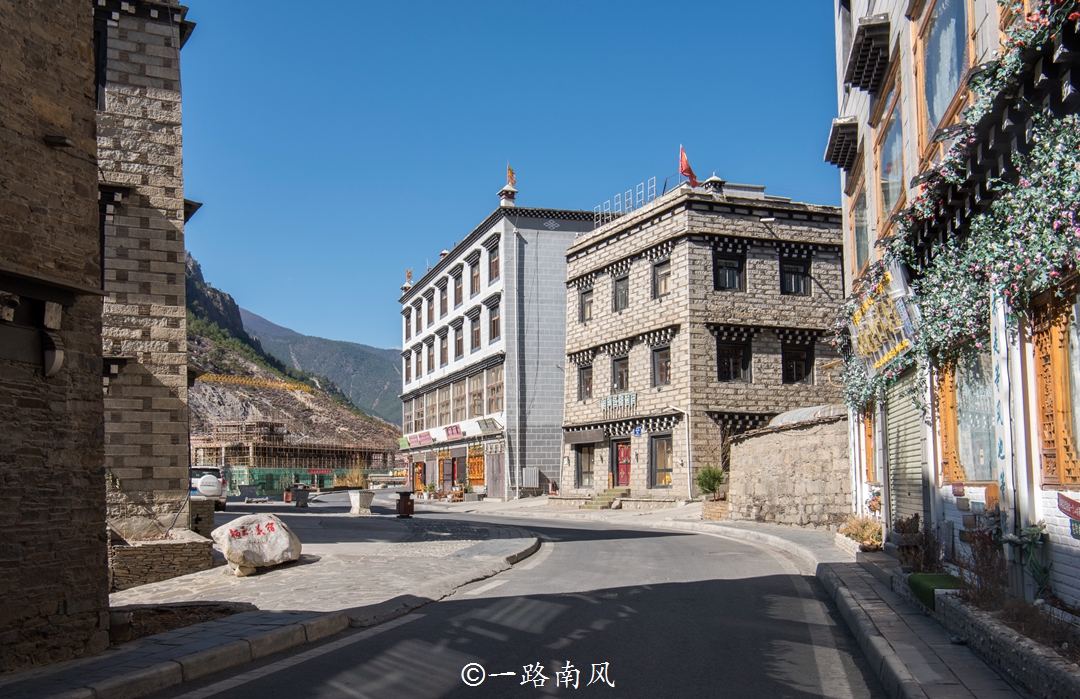 四川第一大州甘孜州，面积约相当于76.6个深圳，风景如画让人着迷