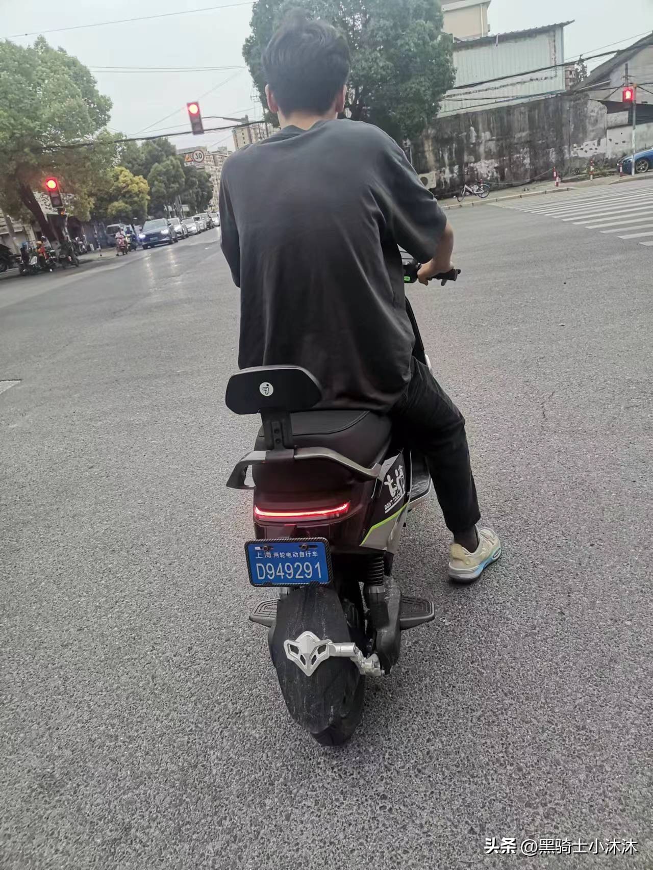 电动车摩托车有什么新规,电动车摩托车需要什么条件上路