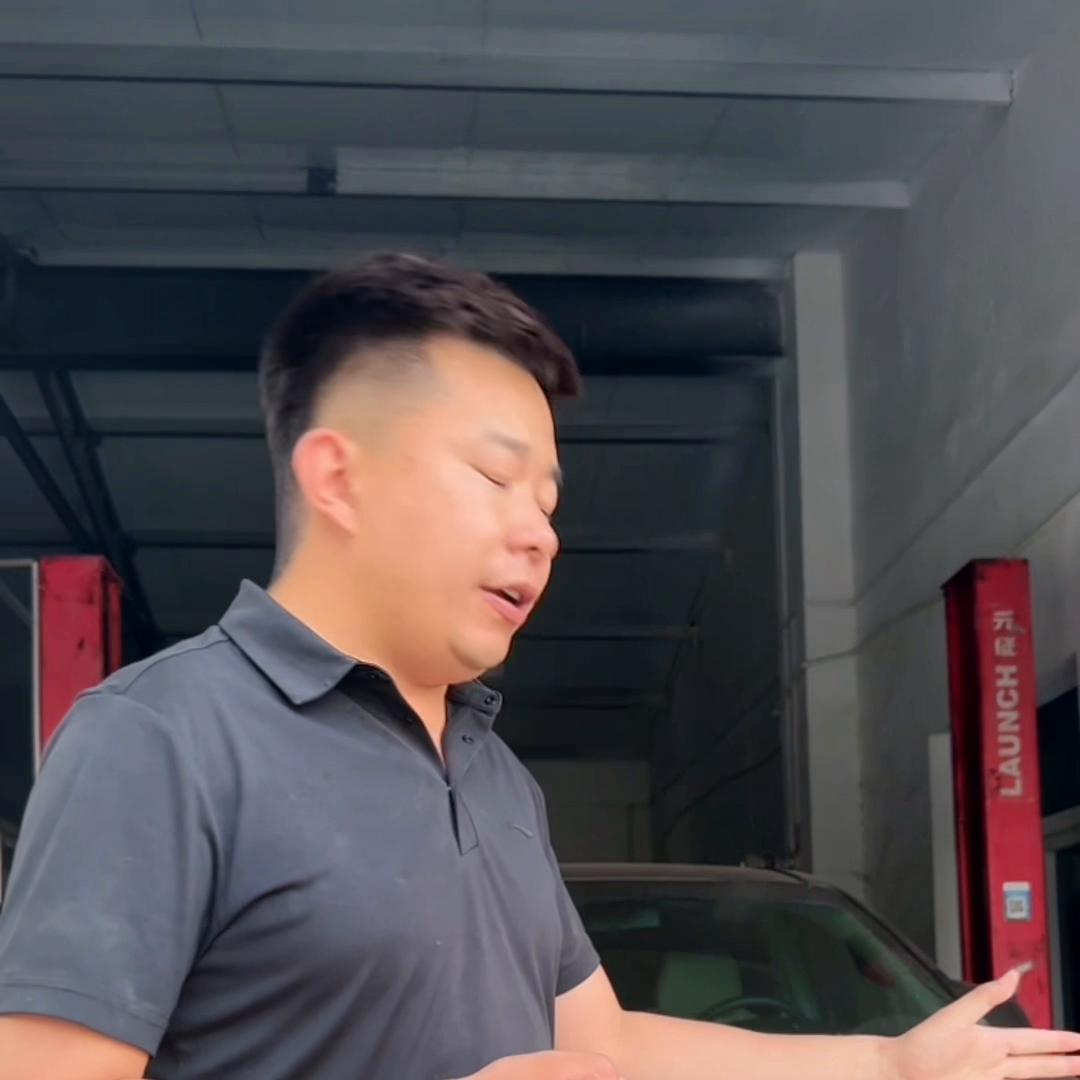 租车被别人撞怎么处理,租车发生剐蹭要自己赔钱吗