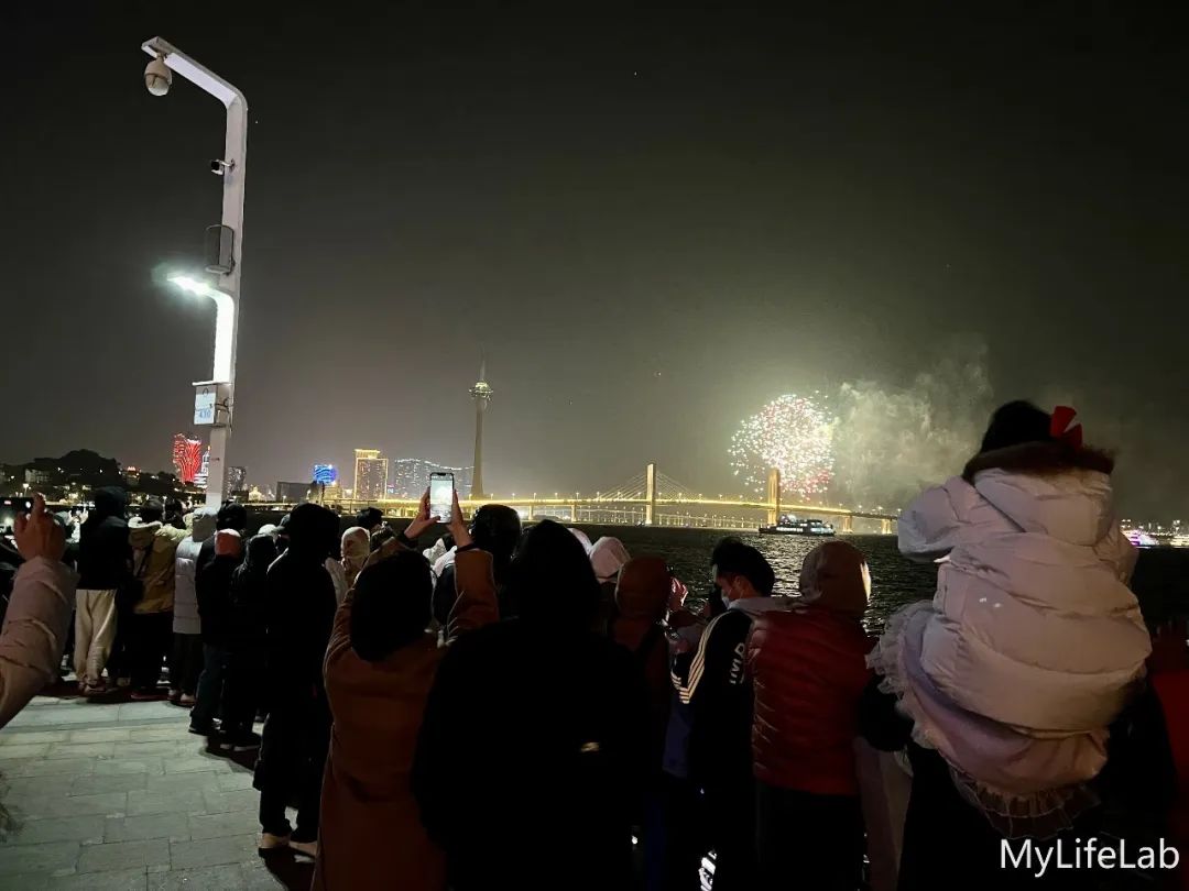 在3000+一晚的酒店吃泡面，澳门半日游耗尽电量...这个春节不一般