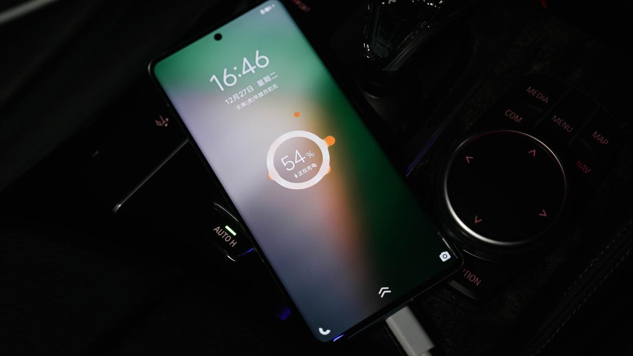 iqoo11与荣耀magic5怎么选,iqoo11pro和荣耀magic5哪个好