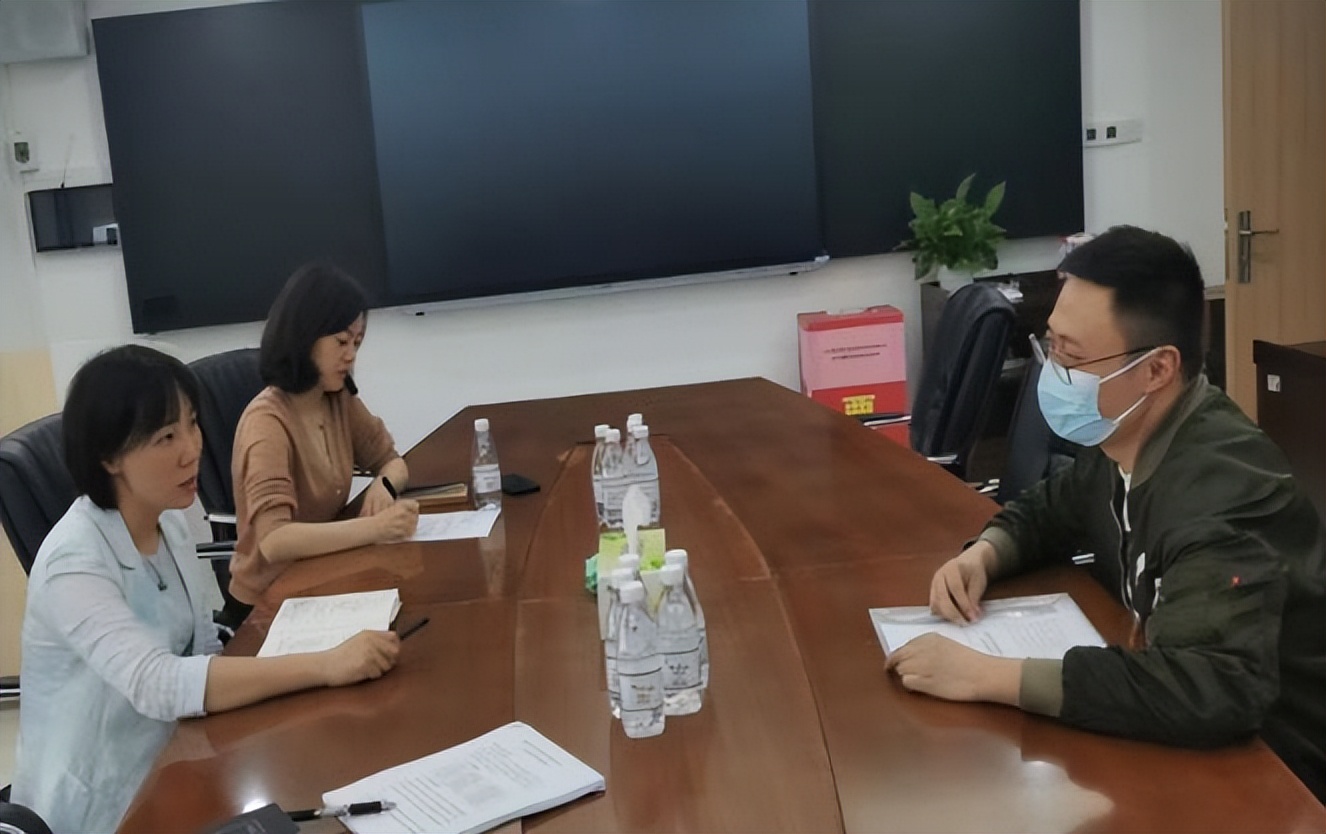 老师发布不当言论校方成立调查组,老师发不当言论事件通报