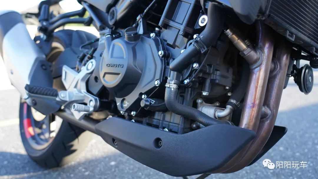 春风450NK三千公里还能卖多少钱,5000左右单缸300cc街车