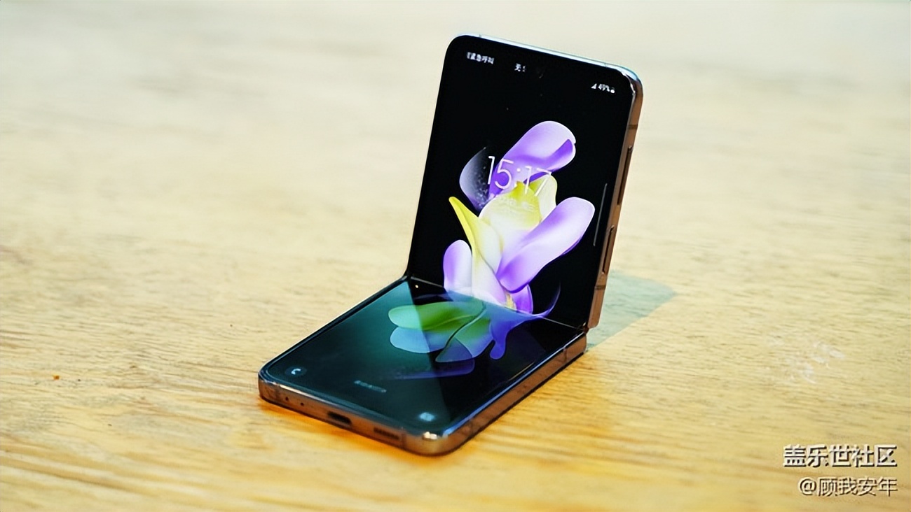 galaxyzflip4属于旗舰机,galaxyzflip4准新机怎么样