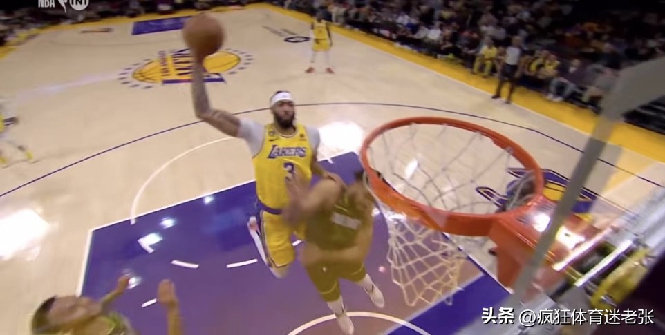 湖人胜森林狼关键三分后庆祝动作,湖人对战森林狼的20记盖帽