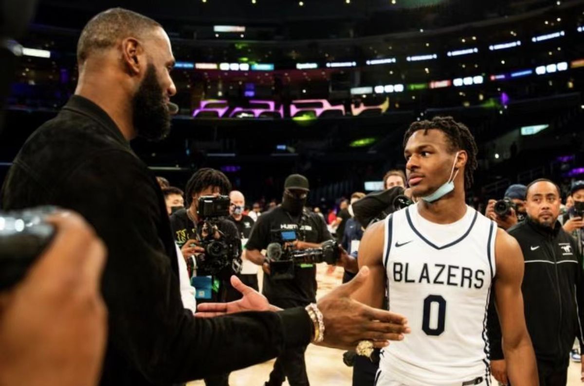 詹姆斯布朗尼国王,詹姆斯祝贺布朗尼