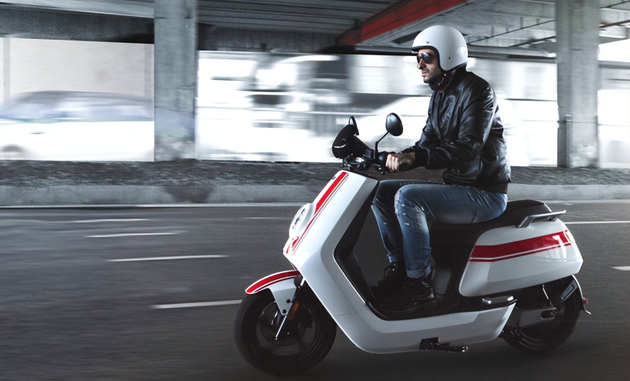 跑得最快可上绿牌雅迪推荐,跑得快的雅迪