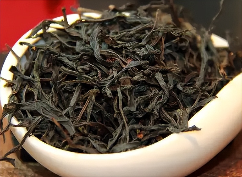 红茶绿茶哪个适合秋冬喝,冬季喝绿茶红茶时间长好吗