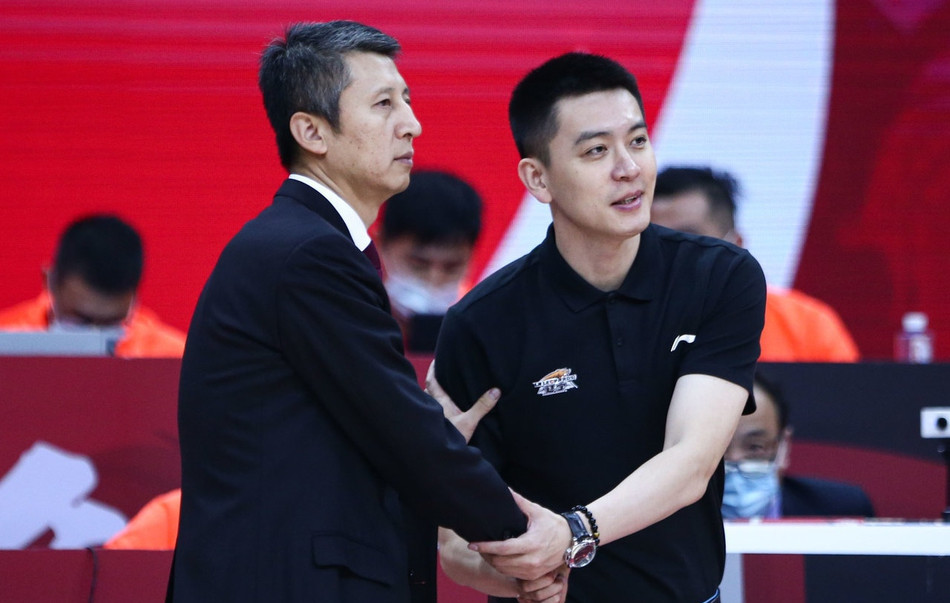 辽篮第一次夺冠杨鸣,辽宁男篮夺冠后杨鸣换主将上场