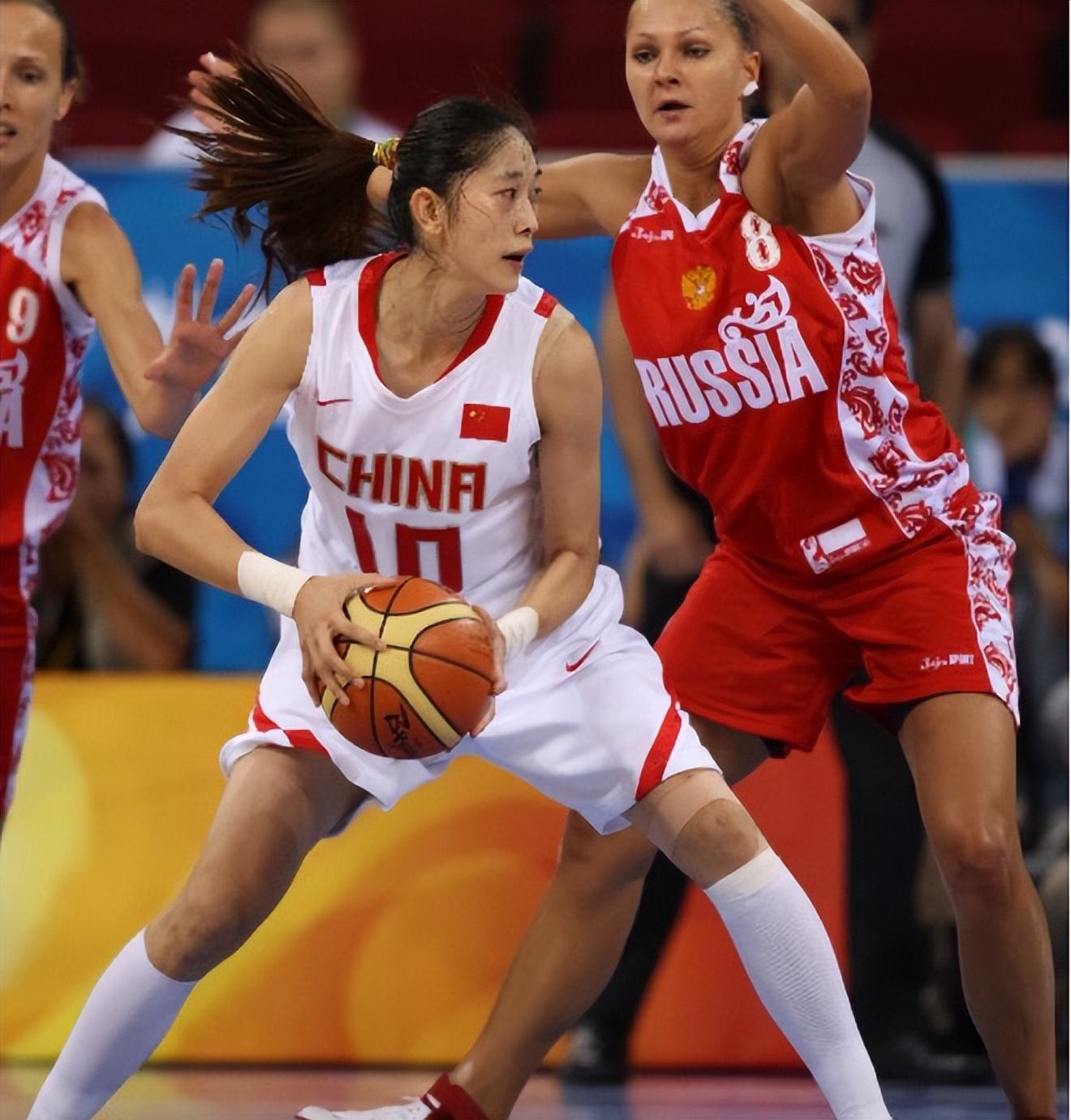 中国女篮王思雨照片好看一点的,徐杰和张茹王思雨身高啥关系