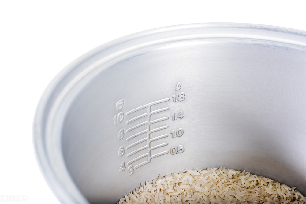 美的电饭锅内胆涂层是什么材质,电饭锅内胆下面金属是什么材质