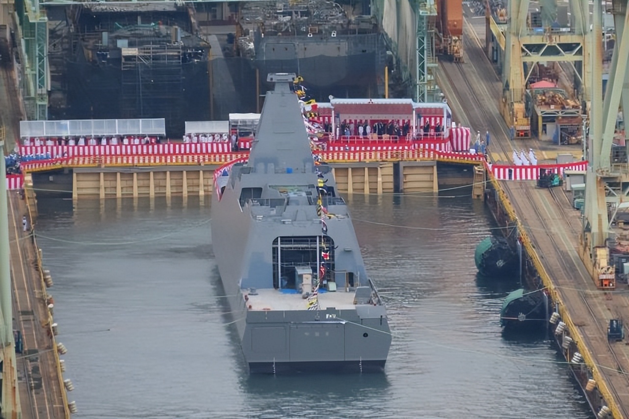 日本最新一代护卫舰 (日本最上级护卫舰和中国052d对比)