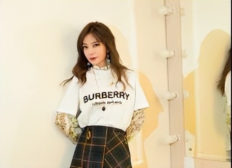 “亲日辱华”顶风作案的赵薇，遭到全网封杀，不再被世人所原谅