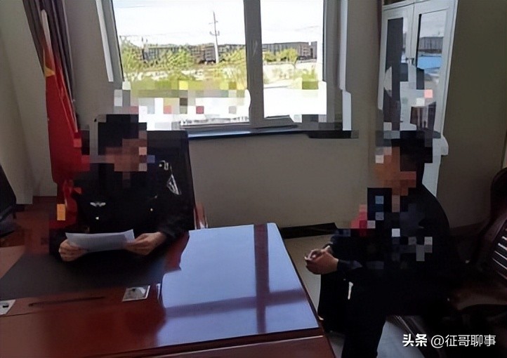 民警强迫男子和解后，刚出警局就被绑走殴打，这只是玩忽职守吗？