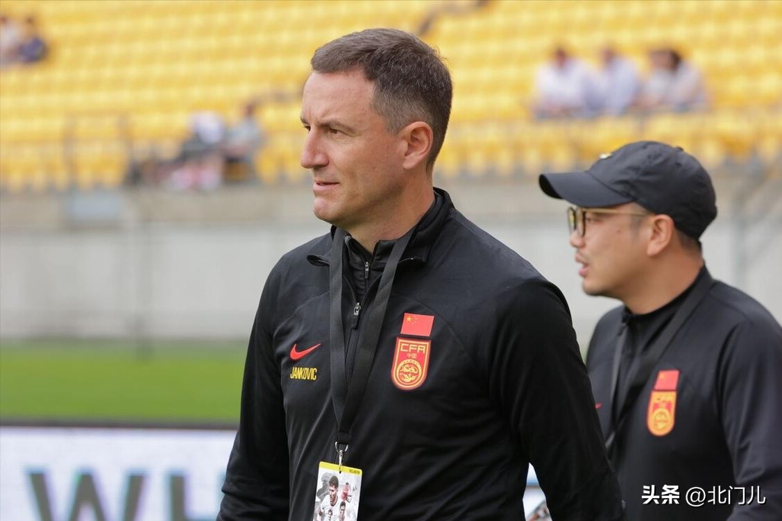 官宣：中国男足32岁核心遭弃用，中超9队+海港7人第1，张稀哲落选