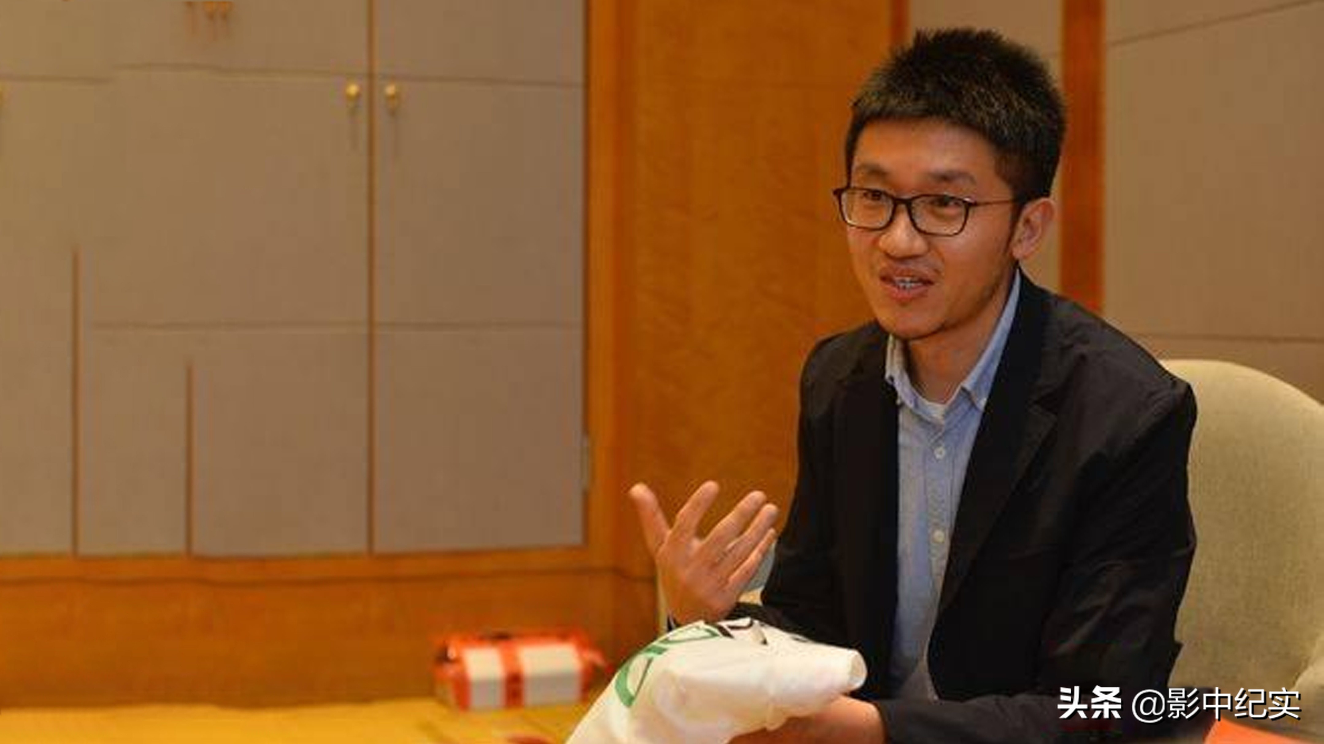 成都捡垃圾,研究生放弃100万年薪