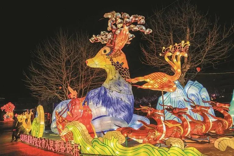 热热闹闹回家过年,热热闹闹回家过大年