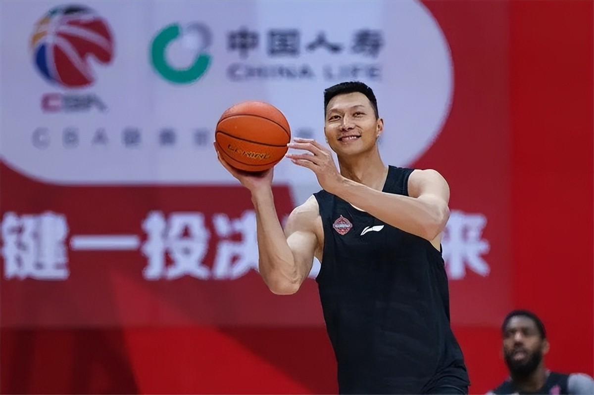 易建联和他妻子,易建联及老婆