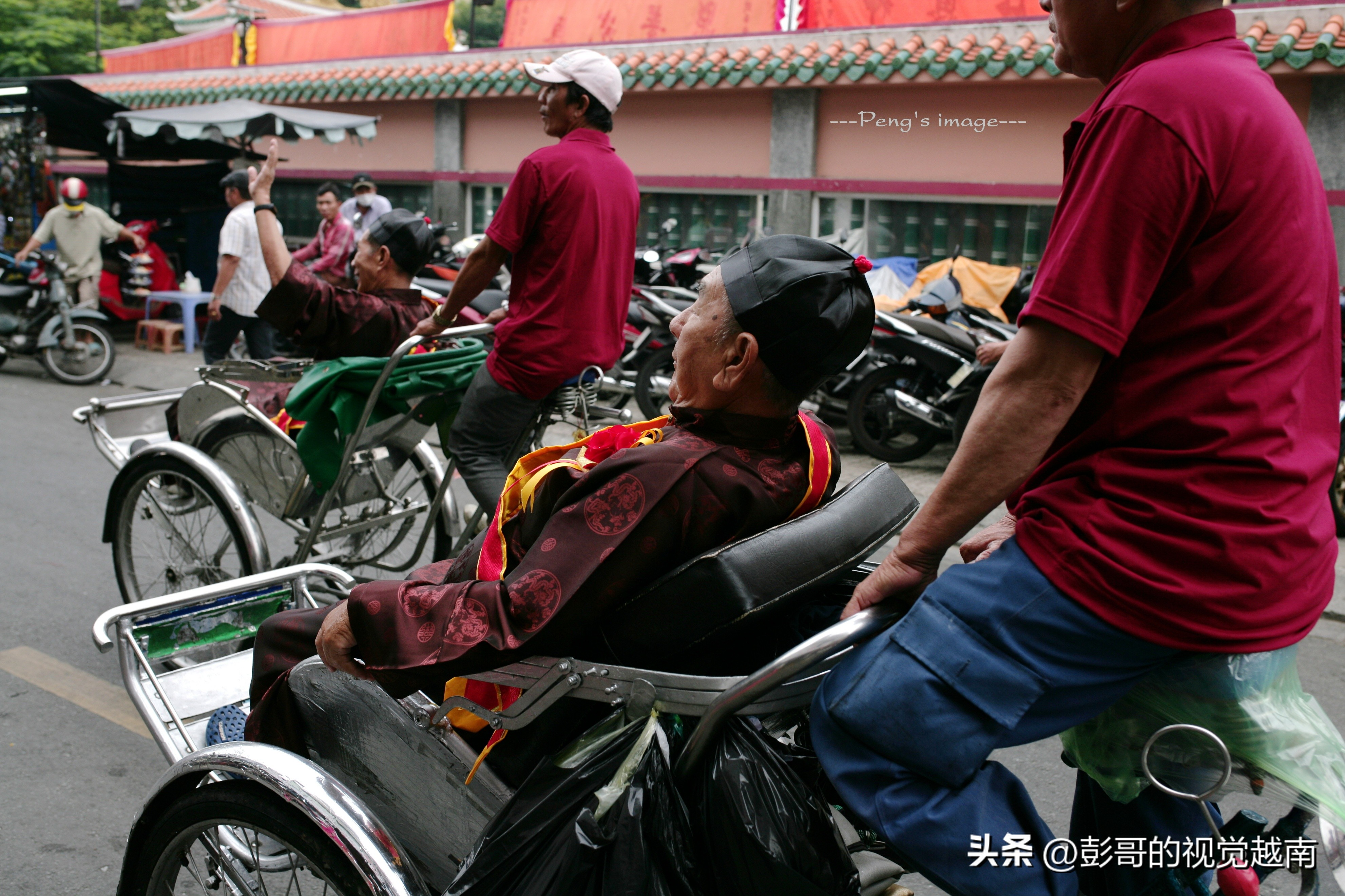 越南西貢華人的【恭請關聖帝君聖駕出遊】活動。