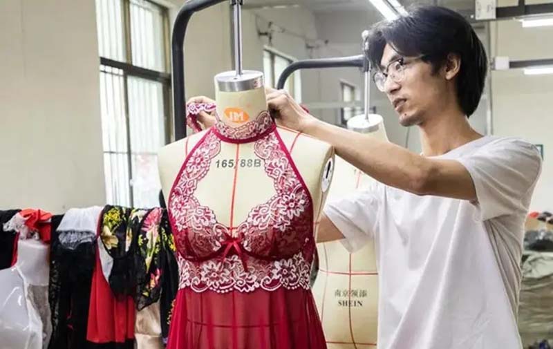 创业卖内衣年入百万,90后卖内衣一个月回本20万