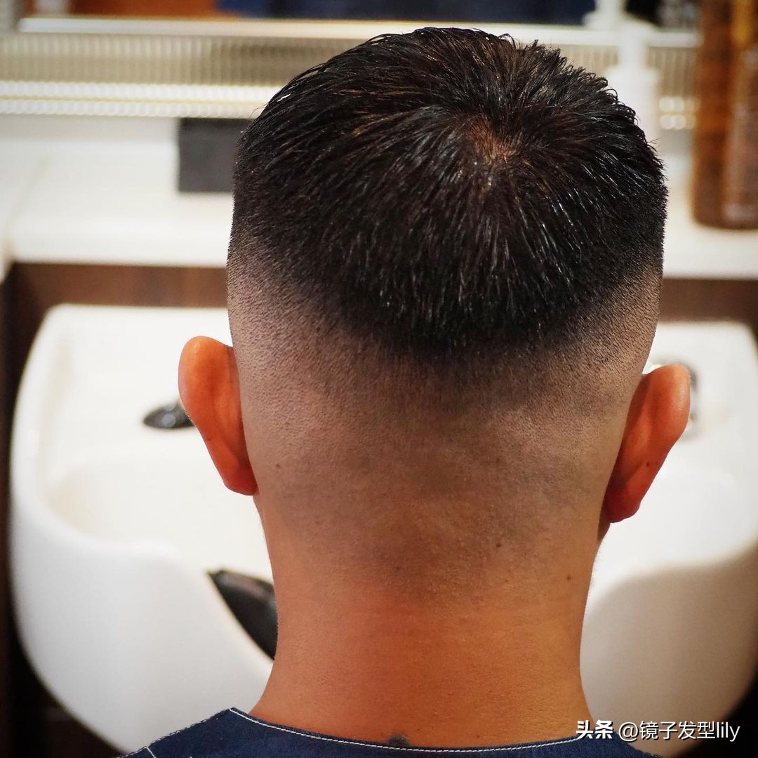 男士白发剪什么发型帅气年轻,男士帅气好打理的发型