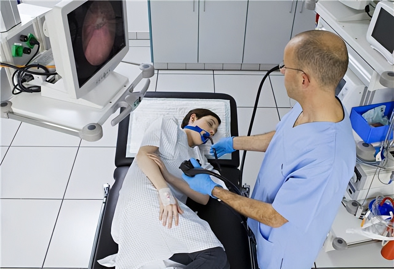 普通胃镜和无痛胃镜的区别是什么,无痛胃镜与普通胃镜有什么区别