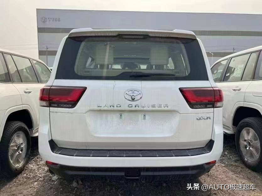 丰田陆巡lc300grsport试车视频,陆巡lc300和雷克萨斯lx600