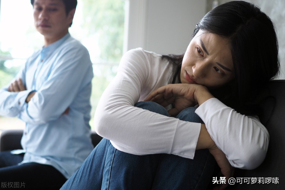 和别人老婆搞暧昧属于犯罪吗,搞暧昧被老婆发现了怎么办