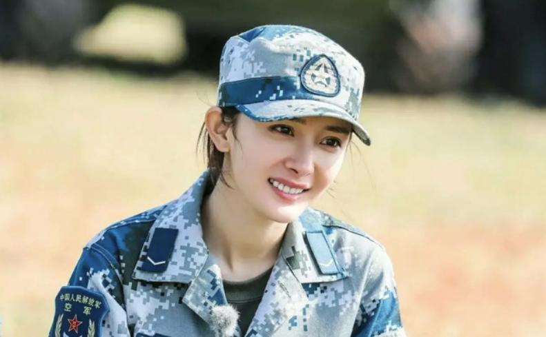 赵丽颖拍吻戏不雅的采访,杨幂和赵丽颖吻戏