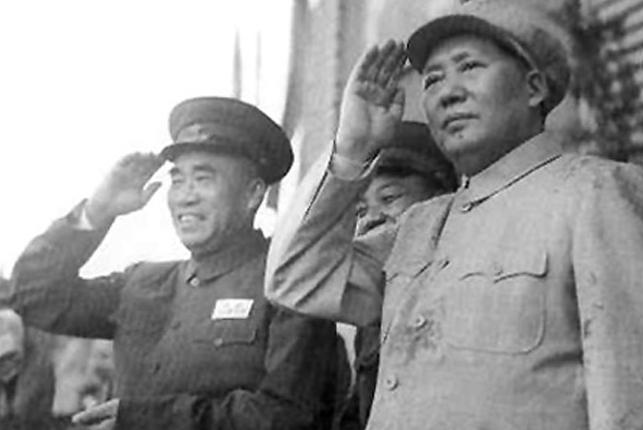 1976年，毛主席病重，还强撑着身体，安排*国锋华**处理唐山地震事宜