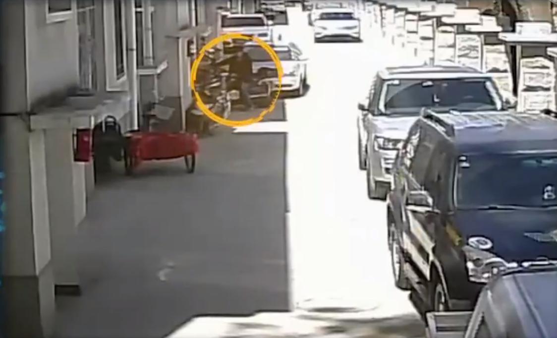 西藏一老板用飞机托运50斤黄金,2017年西藏老板托运25公斤黄金