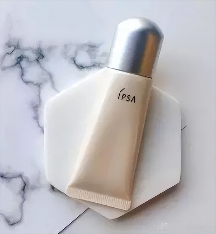 推荐一款干皮用的底妆,推荐一款干皮适合遮瑕粉底