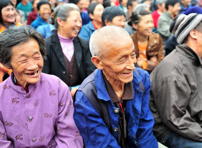 凭初中学历54岁保安写出40万字小说，被选入“中国当地文学库”！