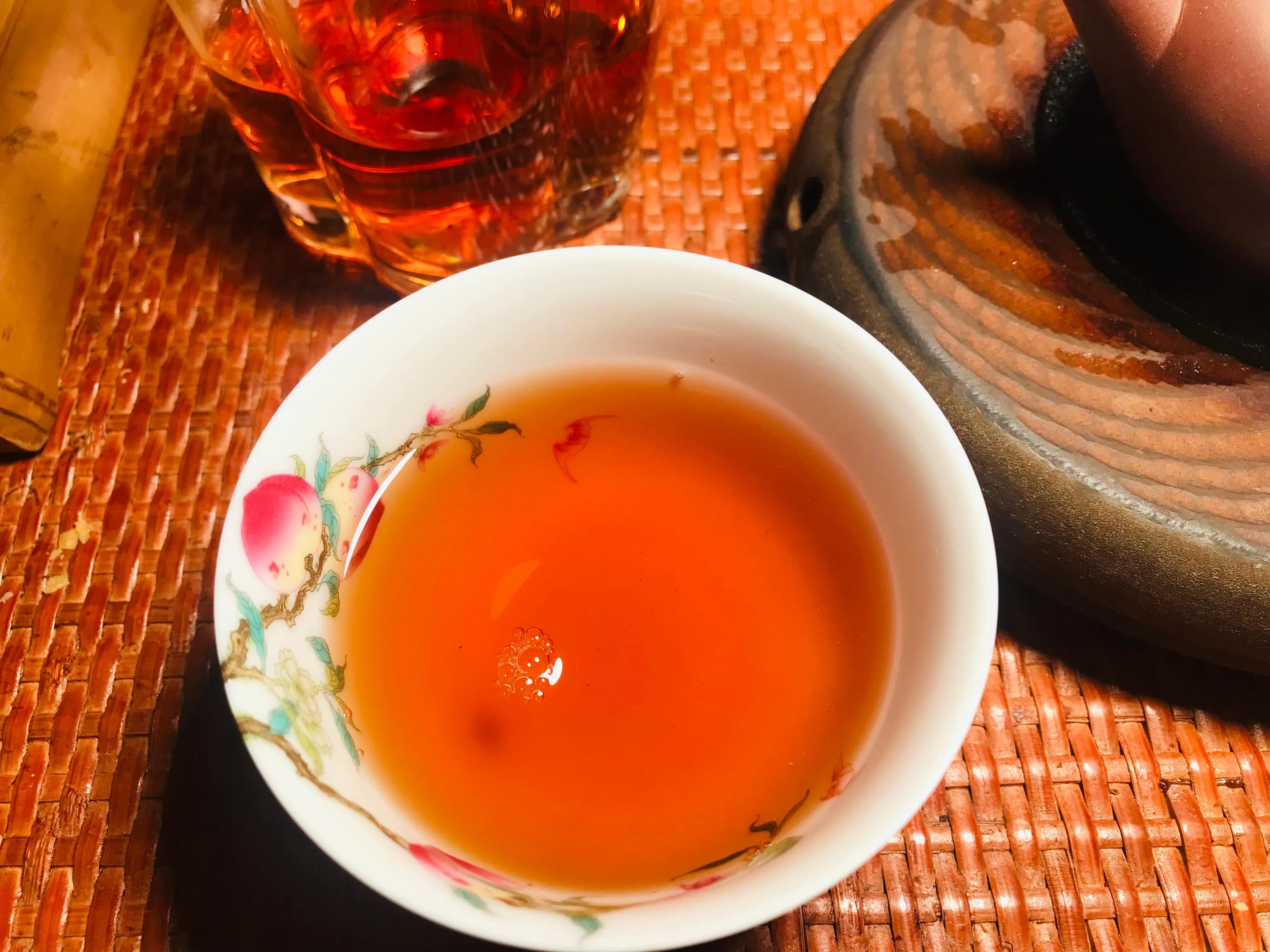 开汤普洱茶,龙园2006年易武老树茶400克价格