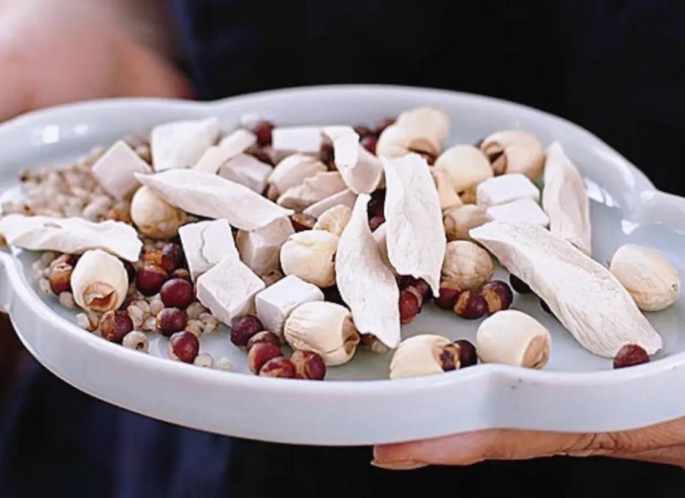 口苦口酸口粘是怎么回事,口酸口苦胃难受是怎么回事