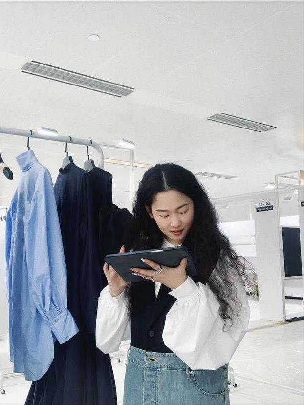 湖北创业女神：大学成立工作室，捧回全国大奖，如今日入过万