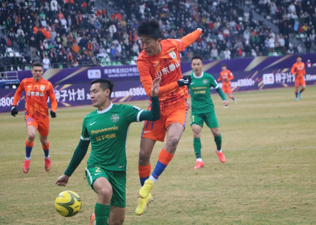 山东鲁能泰山绝杀镜头,史无前例的四冠王山东泰山队